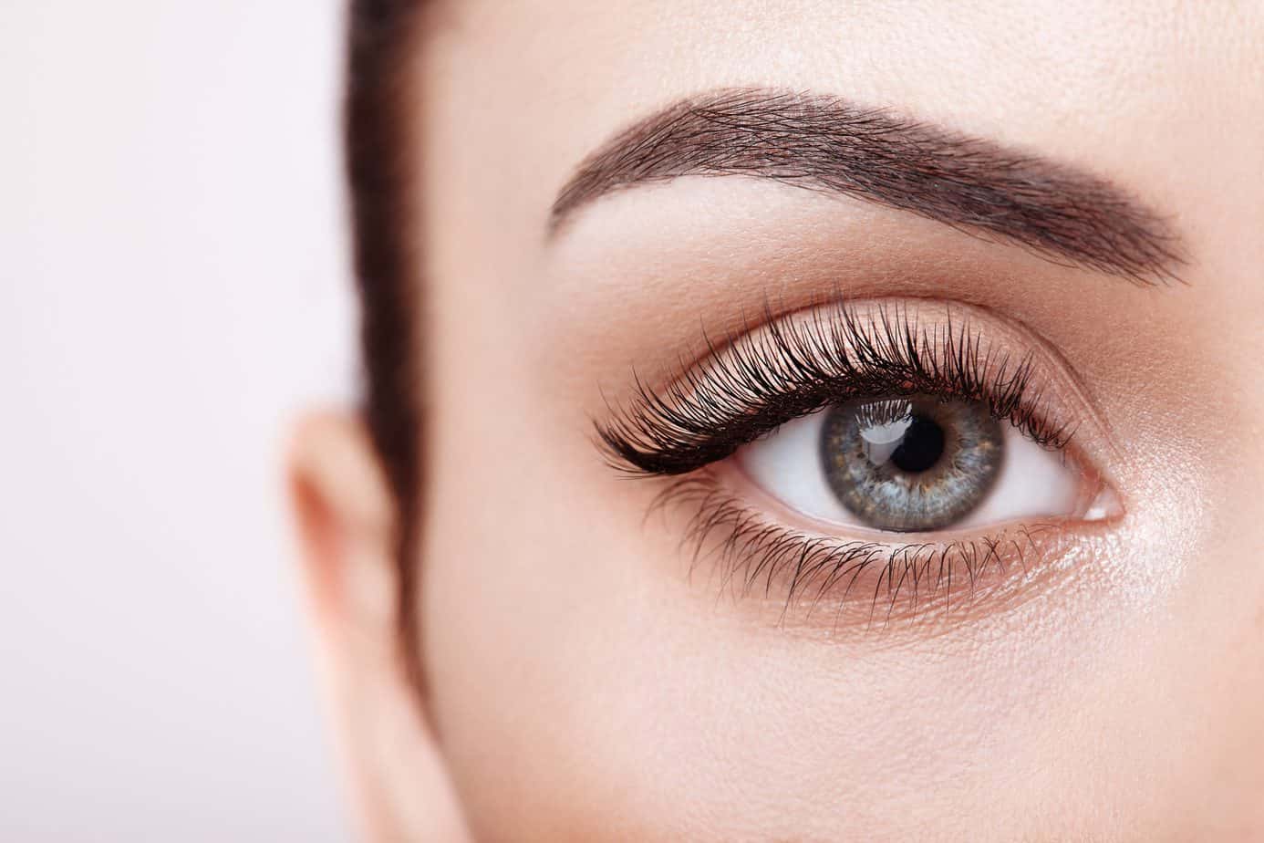 Castor oil for eyelashes – how to use?