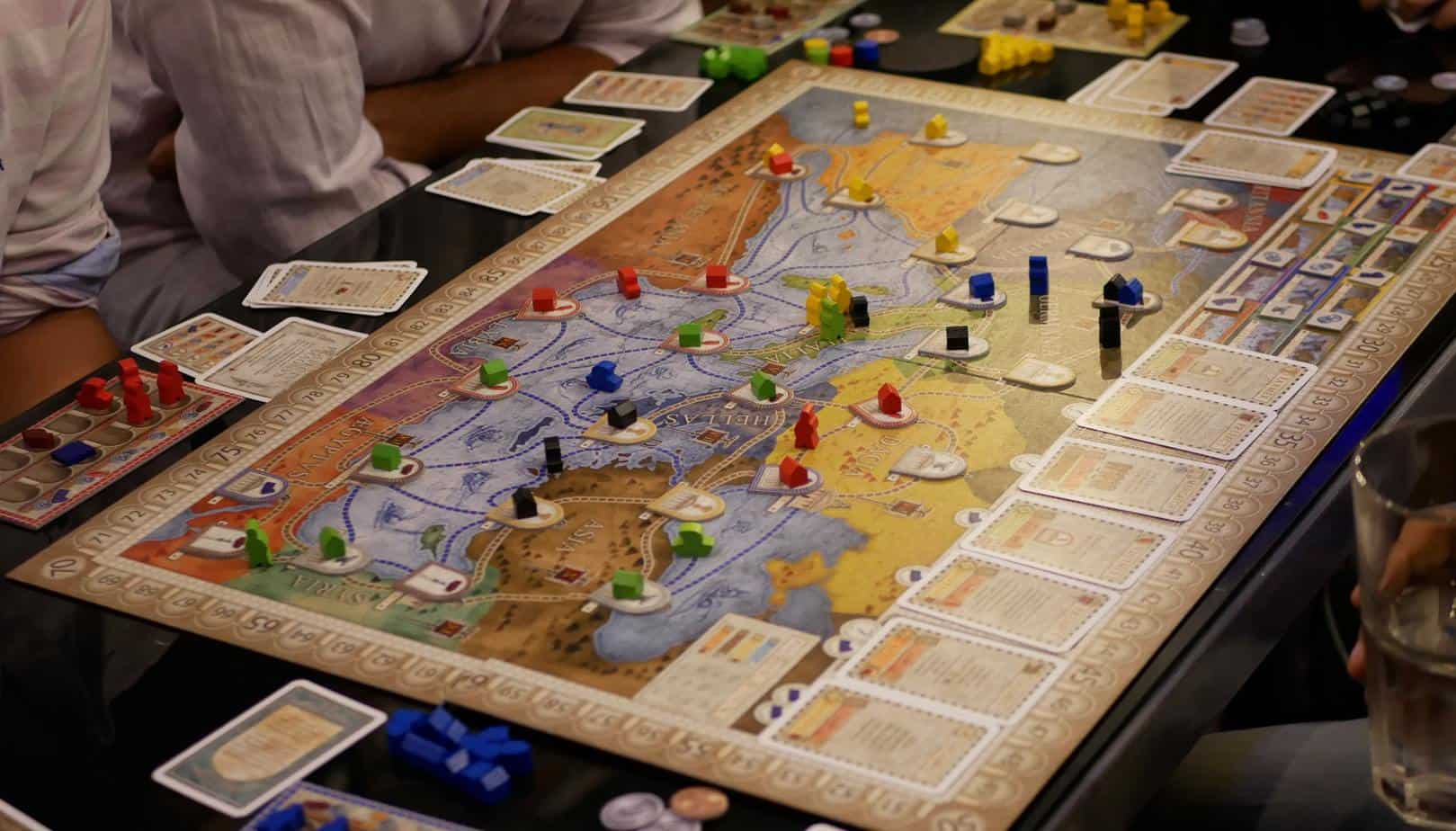 5 interesting board games for an evening